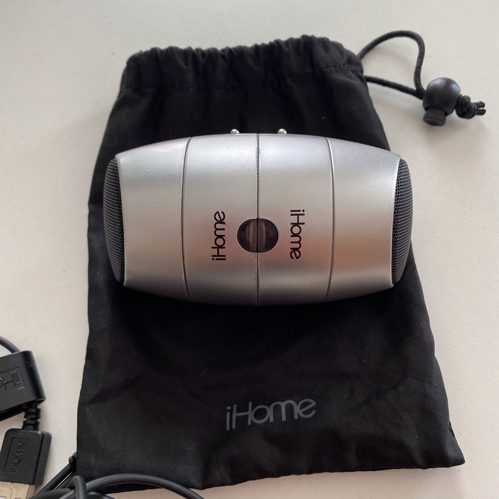 I home79 portable, rechargeable speakers